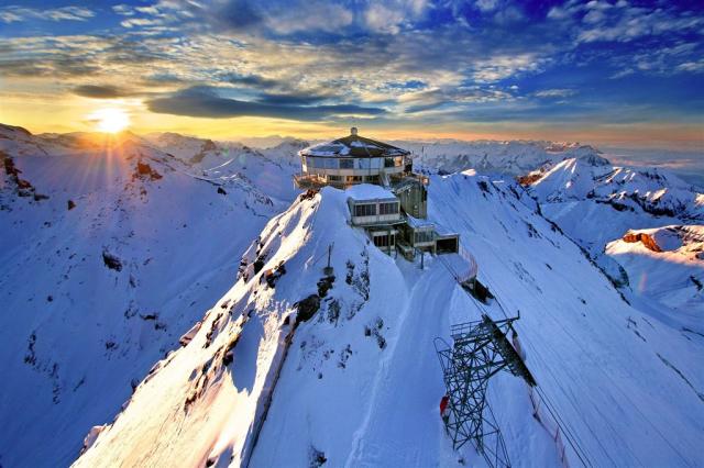 Švýcarsko Schilthorn-3033448_1920.jpg