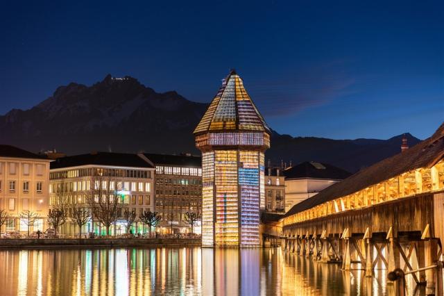Švýcarsko Luzern-4776195_1920.jpg