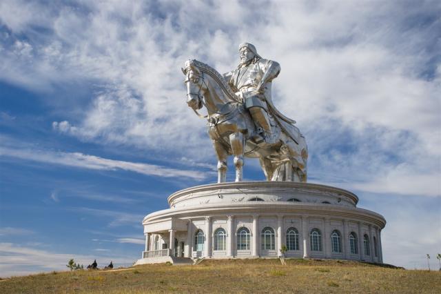 Mongolsko - socha Čingischána shutterstock_334785419.jpg