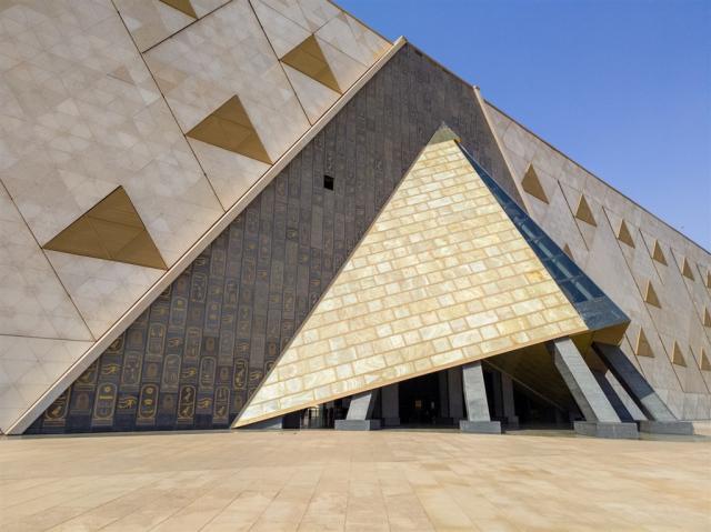 Egypt - Muzeum GEM shutterstock_2536397161.jpg