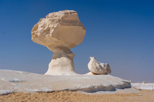 Egypt - Bílá poušť shutterstock_1947797416.jpg