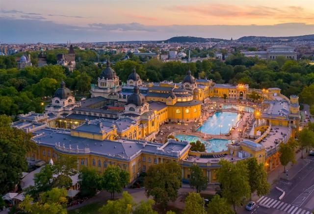 Maďarsko - Szechenyi -shutterstock_1507546334.jpg