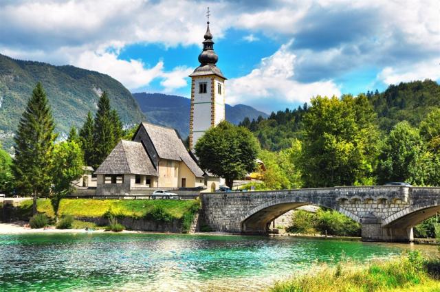 Slovinsko NP Triglav shutterstock_665411920.jpg