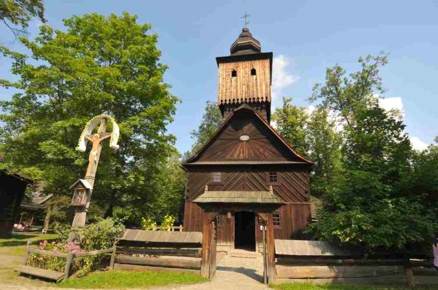 Rožnov pod Radhoštěm z shutterstock_87561247.jpg