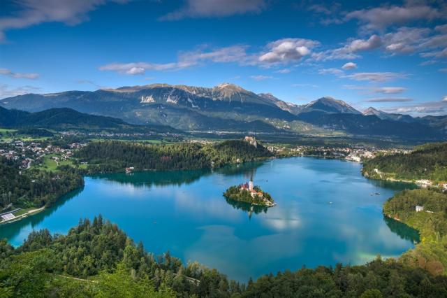Slovinsko - jezero Bled shutterstock_319040015.jpg