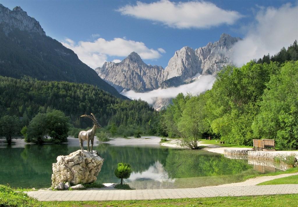 Slovinsko NP Triglav shutterstock_41800984.jpg