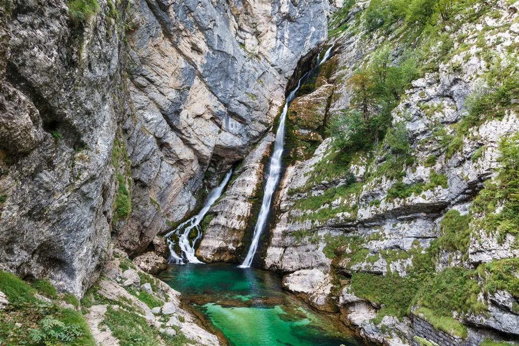 Slovinsko - vodopády Savica shutterstock_1082000021.jpg