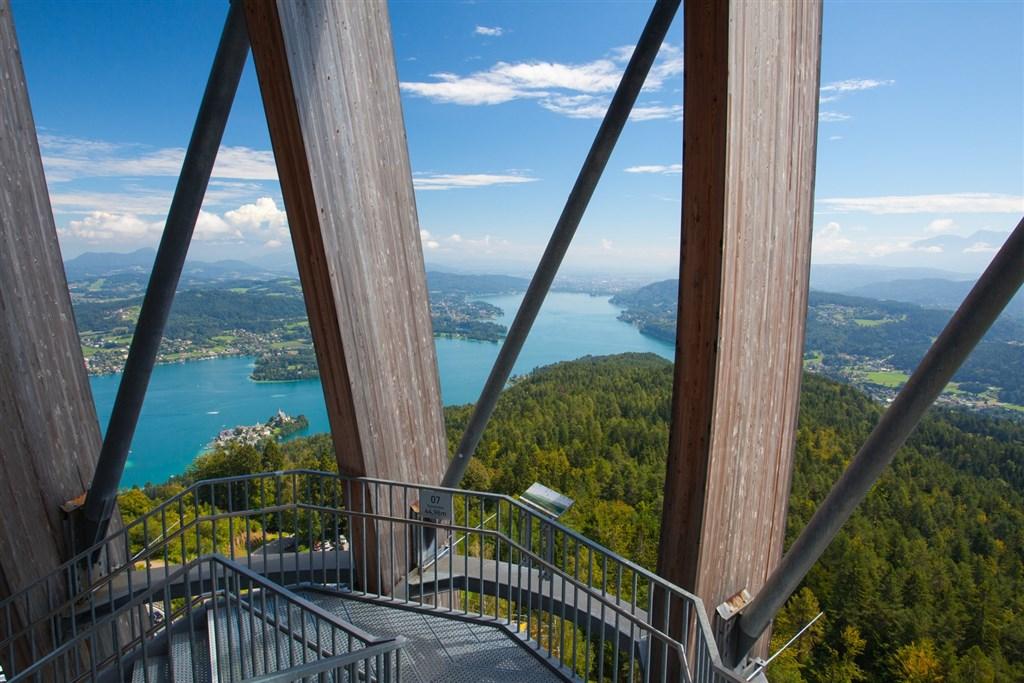 Rakousko - Wörthersee - Pyramidenkögel shutterstock_664616296.