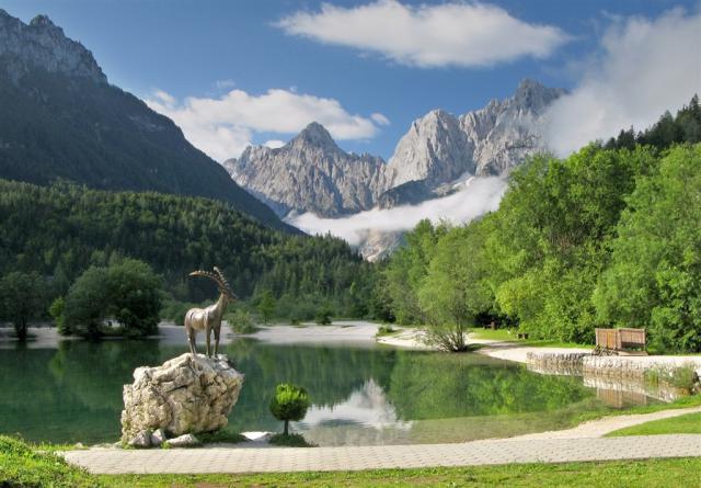 Slovinsko NP Triglav shutterstock_41800984.jpg