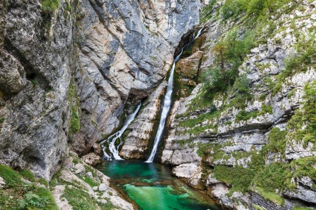 Slovinsko - vodopády Savica shutterstock_1082000021.jpg