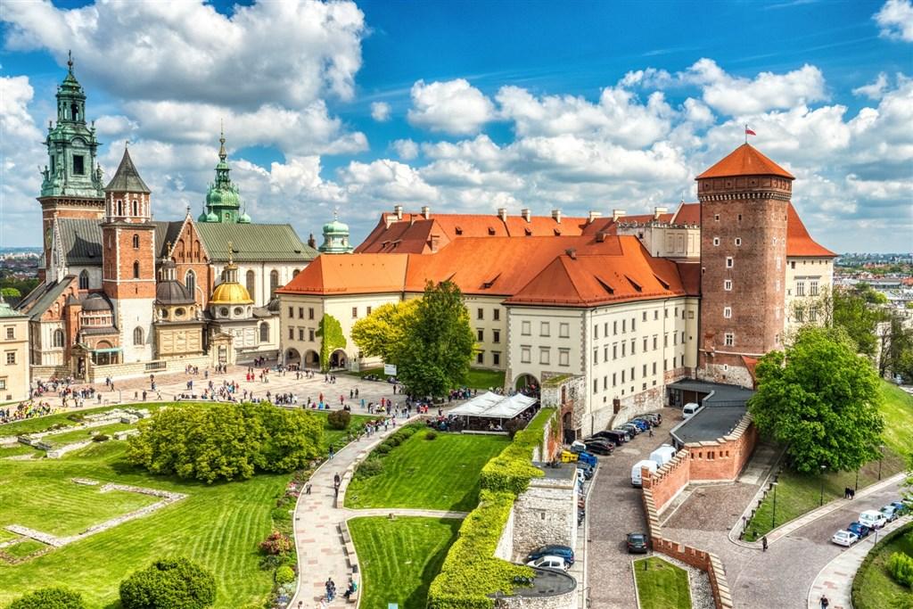 Polsko - Krakov - Wawel shutterstock_1500934991.jpg