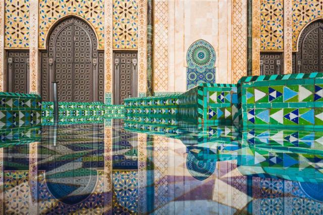 Maroko  - Casablanka - mešita Hassana II  z shutterstock_101653