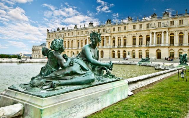 Francie - Paříž - Versailles shutterstock_101732359.jpg