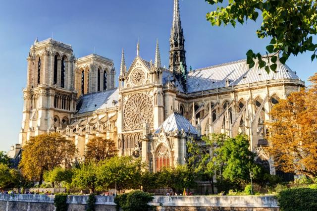Notre Dame katedrála shutterstock_166179710.jpg