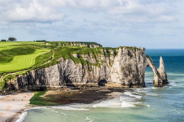 Etretat Aval cliff, rocks 1 shutterstock_328026440 (2).jpg