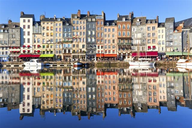 Francie - Normandie - Honfleur shutterstock_69335485.jpg