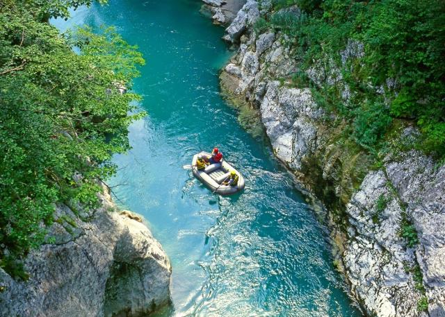 Slovinsko - řeka Soča 1shutterstock_90787550.jpg