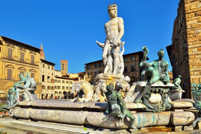 Itálie Florencie Neptunova fontana shutterstock_83023690.jpg