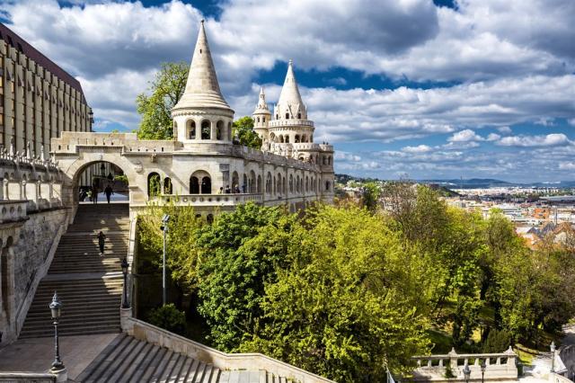 Maďarsko - Budapešť - Rybářská bašta shutterstock_193302212.jpg