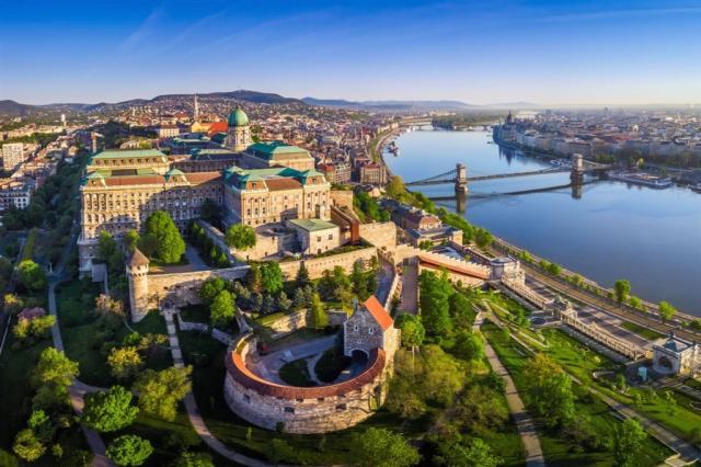 Maďarsko - Budapešť - z shutterstock_1075765313.jpg