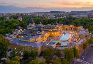 Maďarsko – Budapešť – Historický Skvost, Lázně