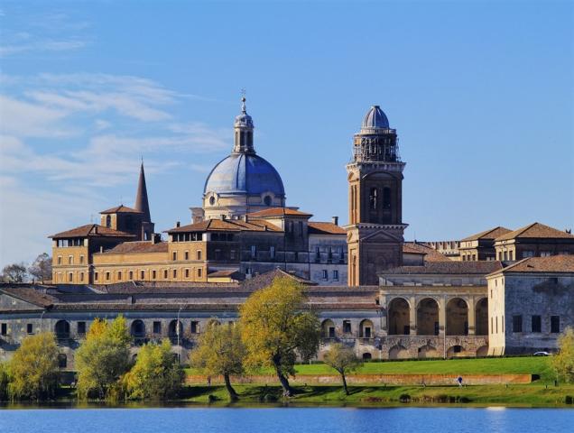 Itálie - Mantova shutterstock_118537915.jpg