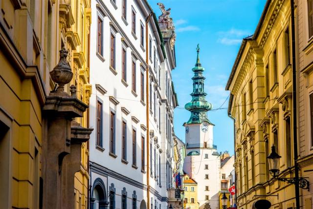 Slovensko Bratislava shutterstock_417995764.jpg