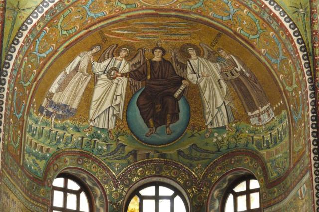 Itálie - Ravenna - bazilika San Vitale   op shutterstock_120667