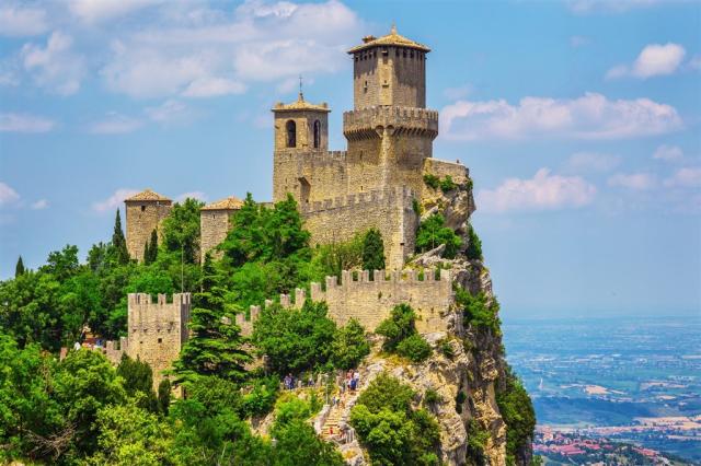 Itálie - San Marino shutterstock_211948990.jpg