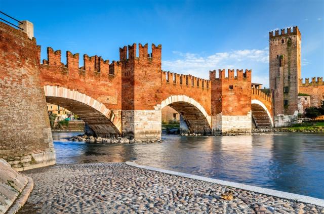 Itálie - Verona shutterstock_294200708.jpg