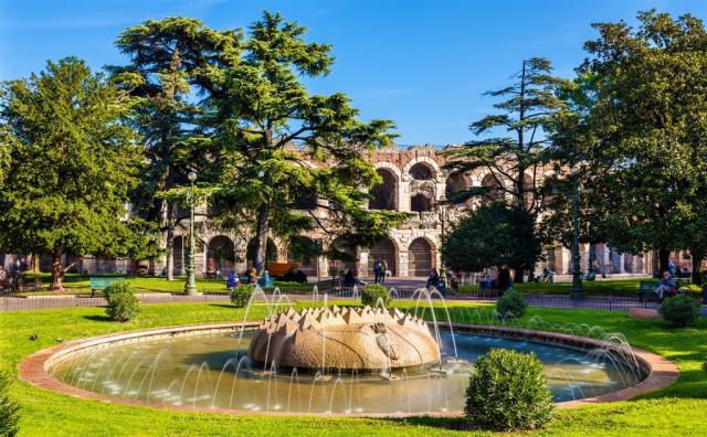 Itálie Verona amfiteatr shutterstock_350609078.jpg