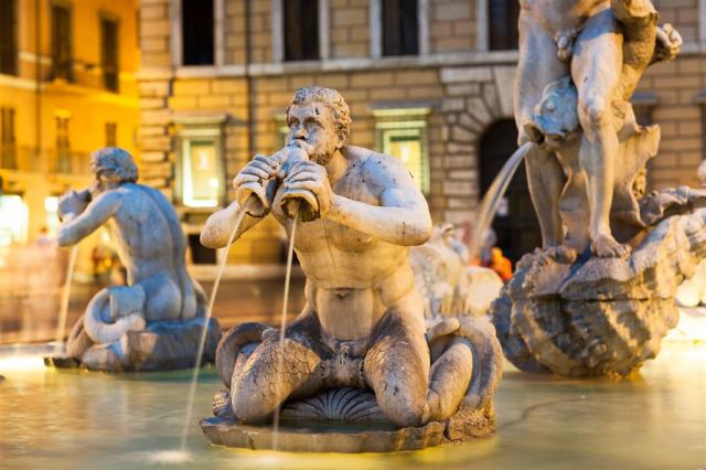 Itálie - Řím Piazza Navona shutterstock_127994237.jpg