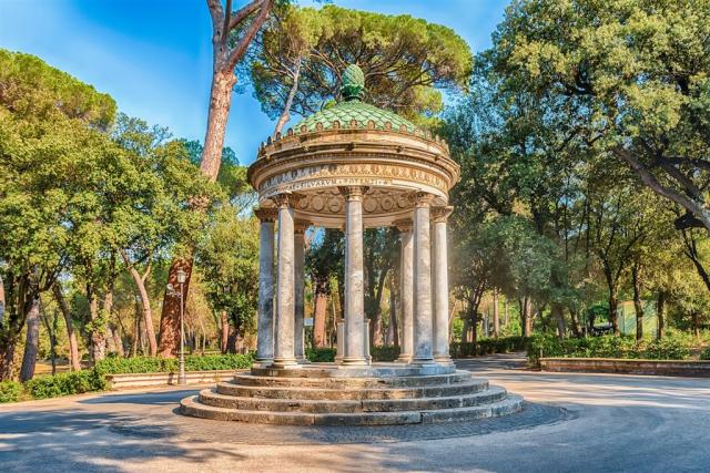 Itálie - Řím - zahrady Villy Borghese shutterstock_1833879955.j