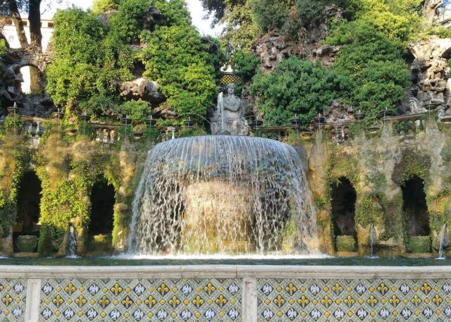 Itálie - Tivoli - Vila d´Este  o1128891_1920.jpg