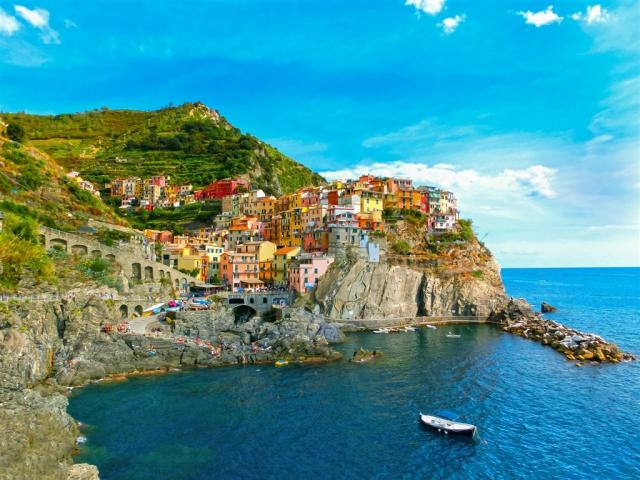 Itálie Manarola Cinque Terre shutterstock_484676350.jpg