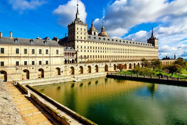Španělsko - Madrid , El Escorial shutterstock_278845760.jpg