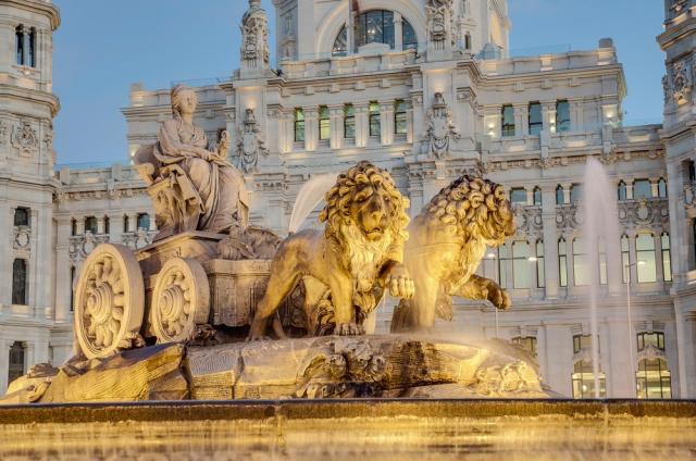 Madrid - Cibeles shutterstock_115068475.jpg