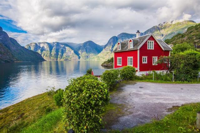 Norsko Sognefjord shutterstock_505562185.jpg