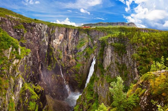 Norsko - Voringfossen shutterstock_640511887.jpg