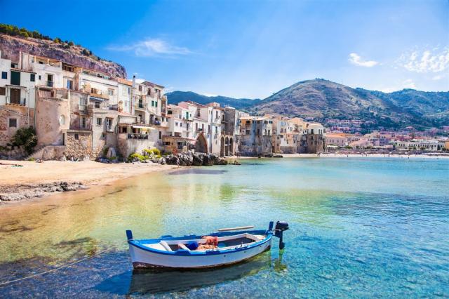 Itálie Sicílie Cefalu shutterstock_267597023.jpg