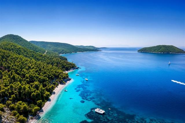 Skopelos - shutterstock1 _2195516307.jpg