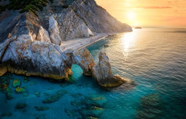 Skiathos - Lalaria beach_hutterstock_2407791515.jpg