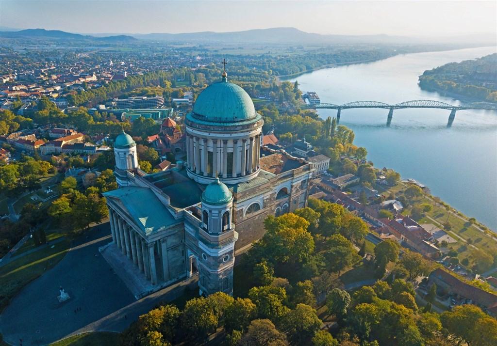 Maďarsko - Ostřihom -shutterstock_1197844162.jpg