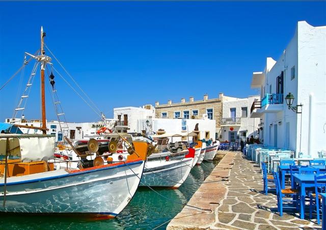 Řecko - Paros shutterstock_82653028.jpg