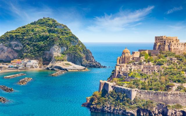 Itálie - ostrov Ischia shutterstock_1504512674 (1).jpg