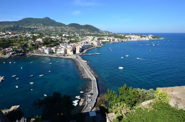 Itálie Ischia shutterstock_159010154.jpg