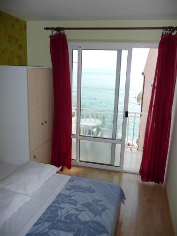 2nd floor-room.JPG