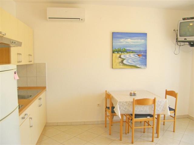 2418777-15.jpg