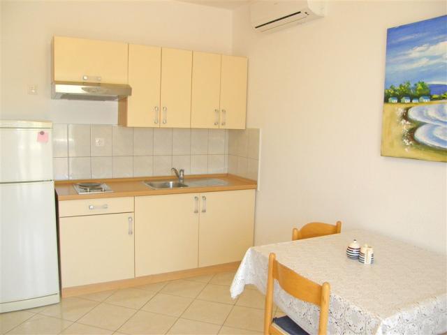2418778-15.jpg