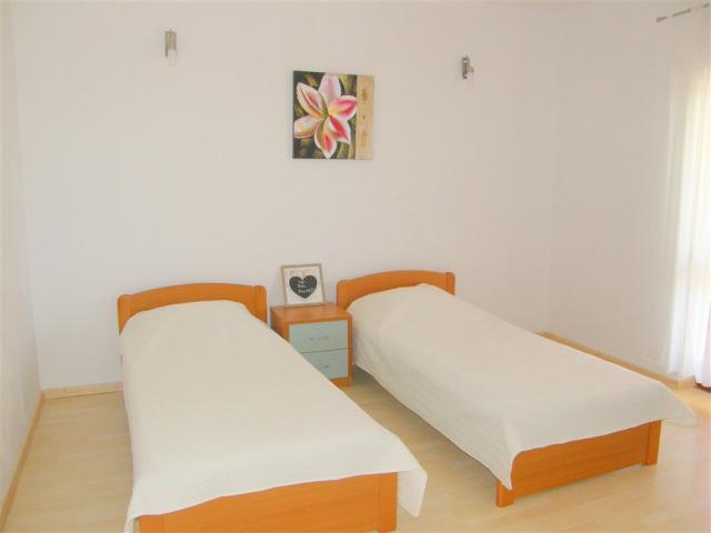 2418722-15.jpg